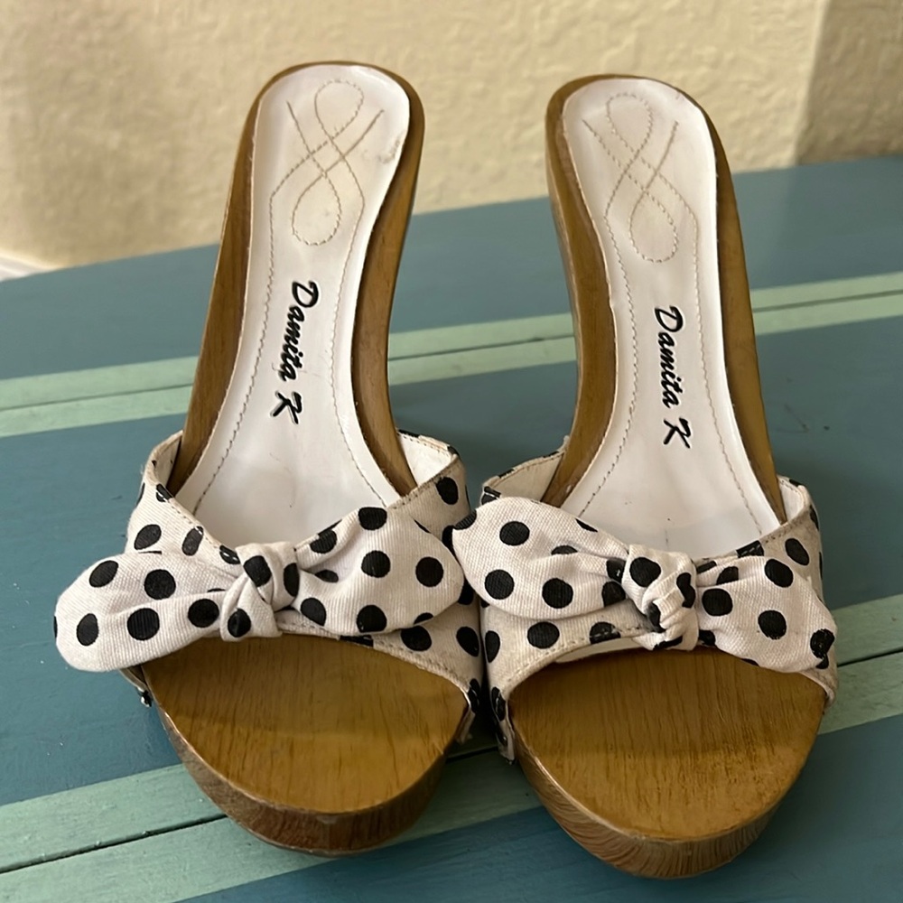 Damita k, classic wooden heel size 8,
